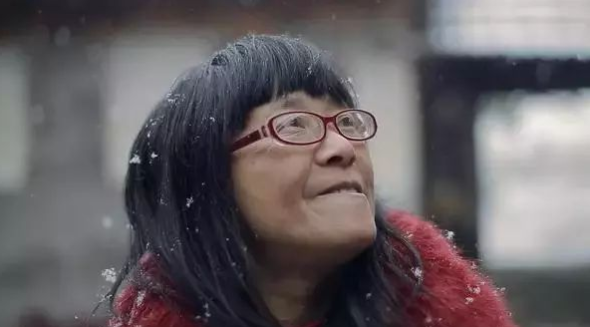 <转>写性的诗人余秀华：“我就是荡妇，就是妓女！怎么了？”