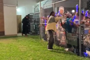 上来就隔扣詹姆斯！2K大神操作文班亚马，这看着就很爽啊